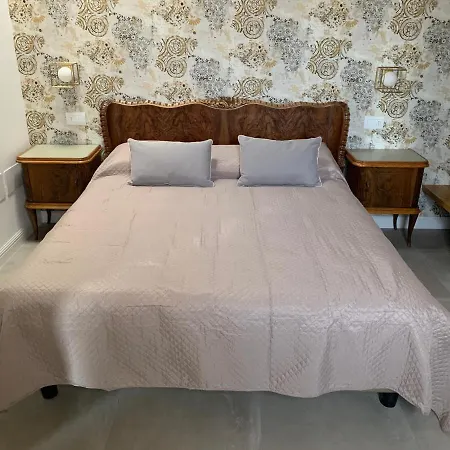 Casetta Randi 26 公寓式酒店 3*